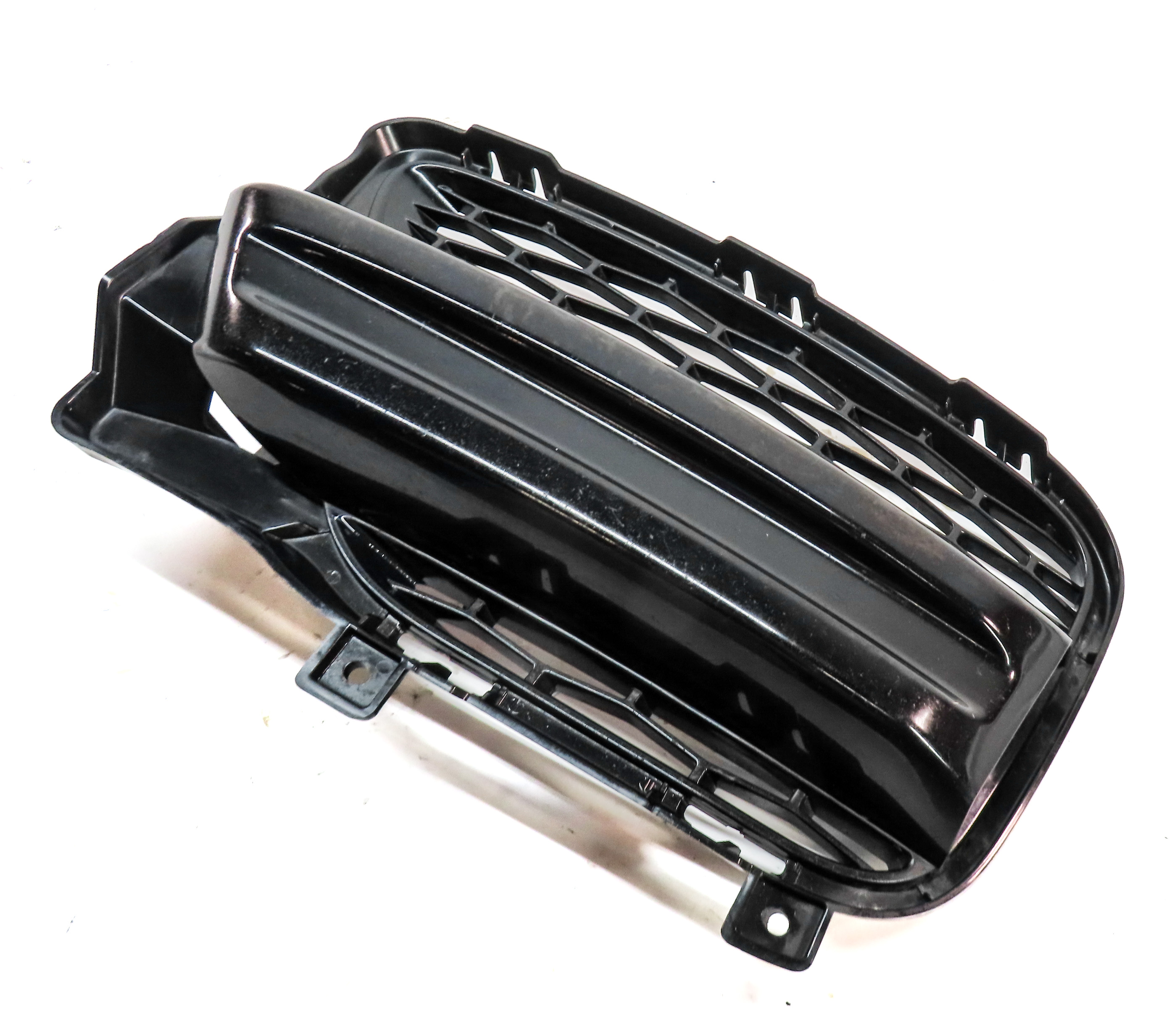 2014-2017 RANGE ROVER SPORT (L494) LEFT FRONT DRIVER FOGLIGHT GRILLE TRIM — exact item pictured
